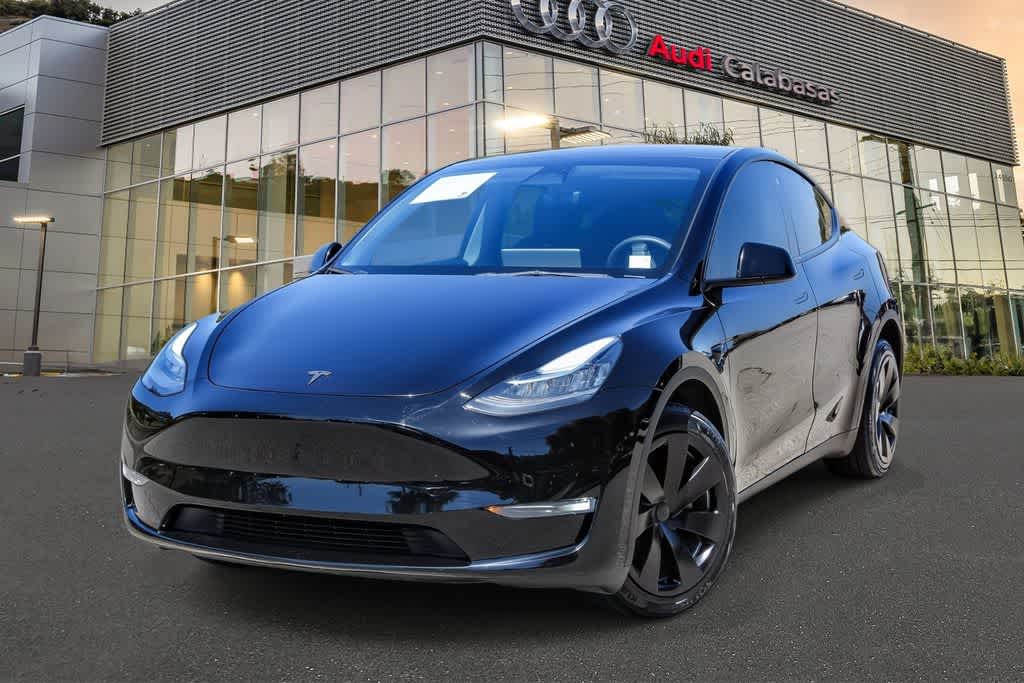 Thumbnail: 2023 Tesla Model Y - 1
