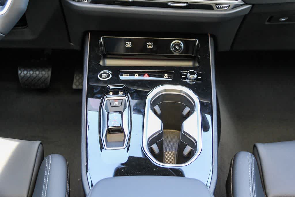 Thumbnail: 2026 Audi A6 - 14