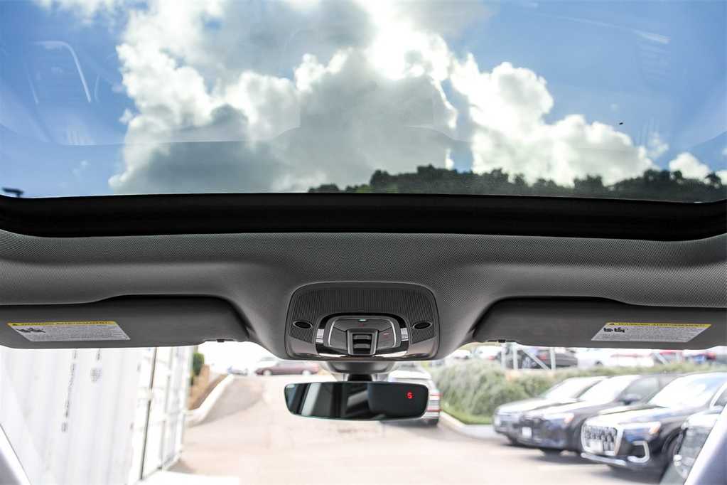 Thumbnail: 2023 Audi Q5 - 12