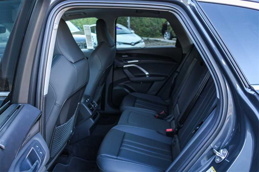 Thumbnail: 2025 Audi Q5 - 17