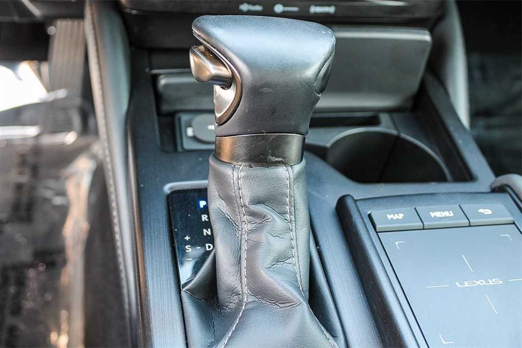 Thumbnail: 2019 Lexus ES - 22