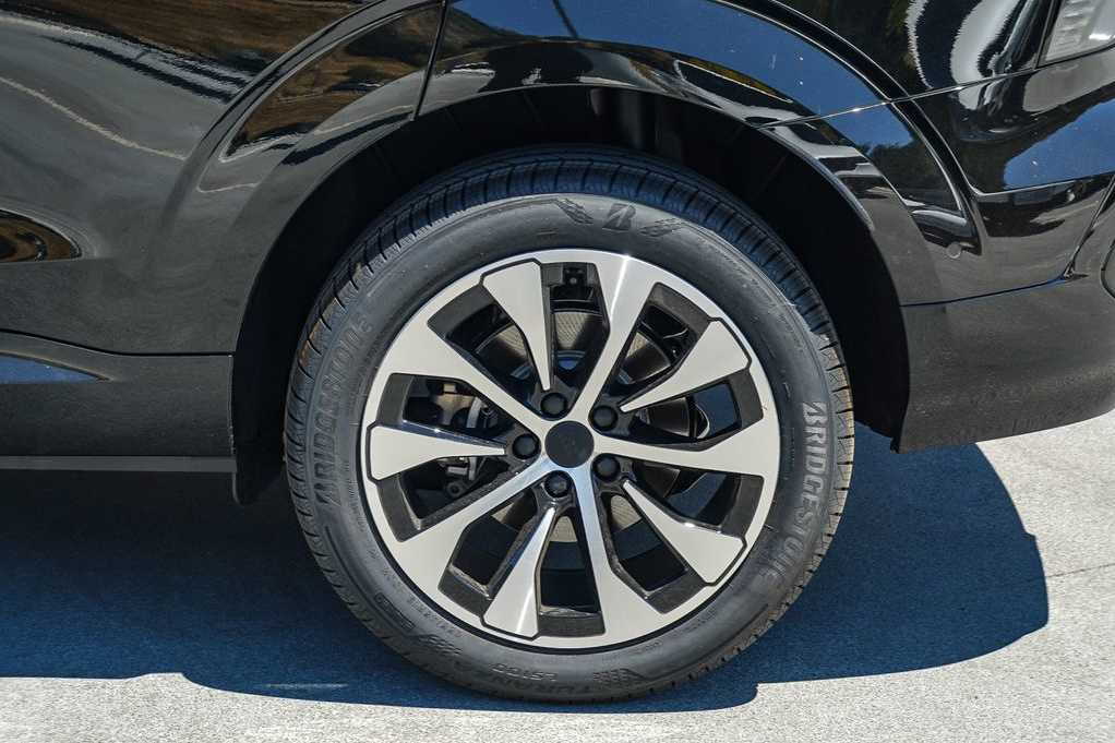 Thumbnail: 2026 Audi Q3 - 11
