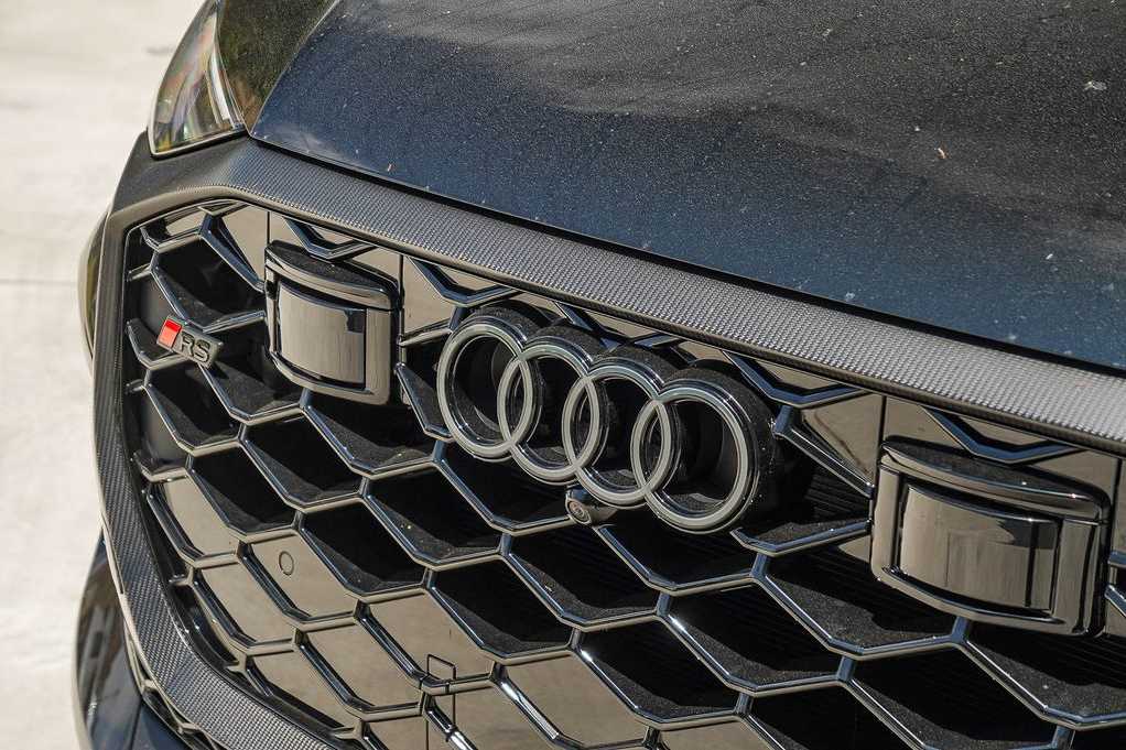 Thumbnail: 2026 Audi RS Q8 - 9