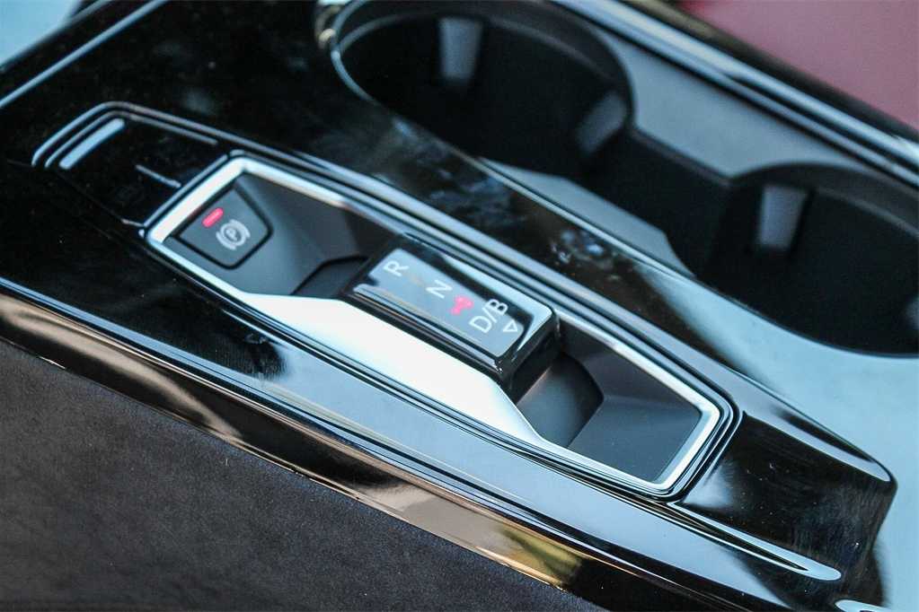 Thumbnail: 2025 Audi SQ6 e-tron - 25