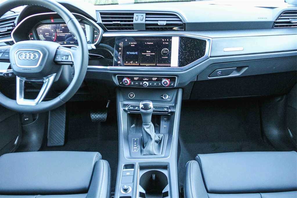 Thumbnail: 2025 Audi Q3 - 13