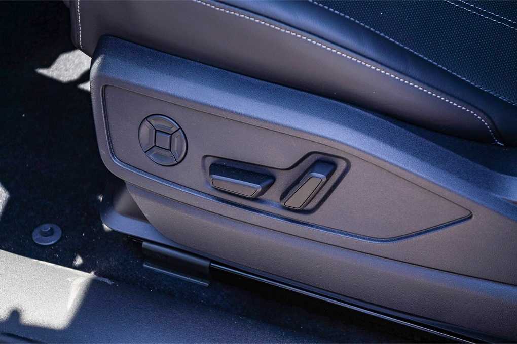 Thumbnail: 2025 Audi Q5 - 24