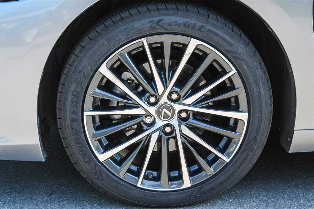Thumbnail: 2024 Lexus ES - 10