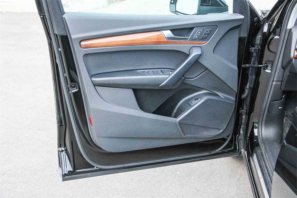 Thumbnail: 2023 Audi Q5 - 23