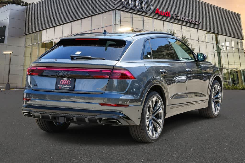 Thumbnail: 2026 Audi Q8 - 4