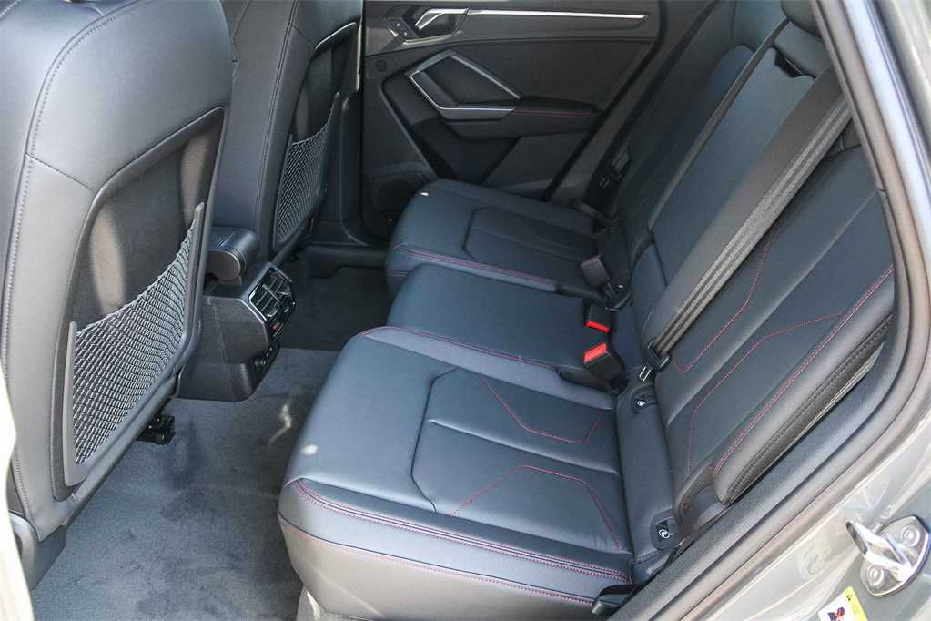 Thumbnail: 2025 Audi Q3 - 17