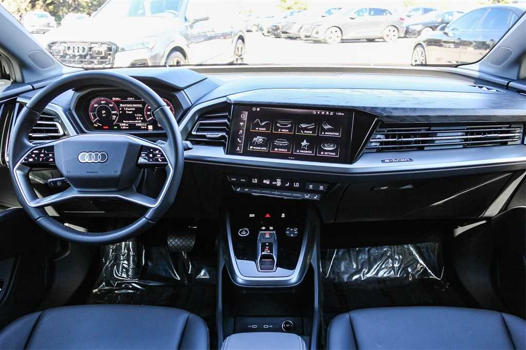 Thumbnail: 2025 Audi Q4 e-tron - 13