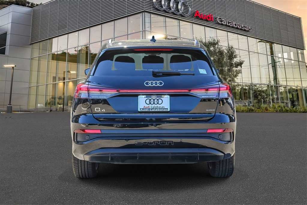 Thumbnail: 2024 Audi Q4 e-tron - 3