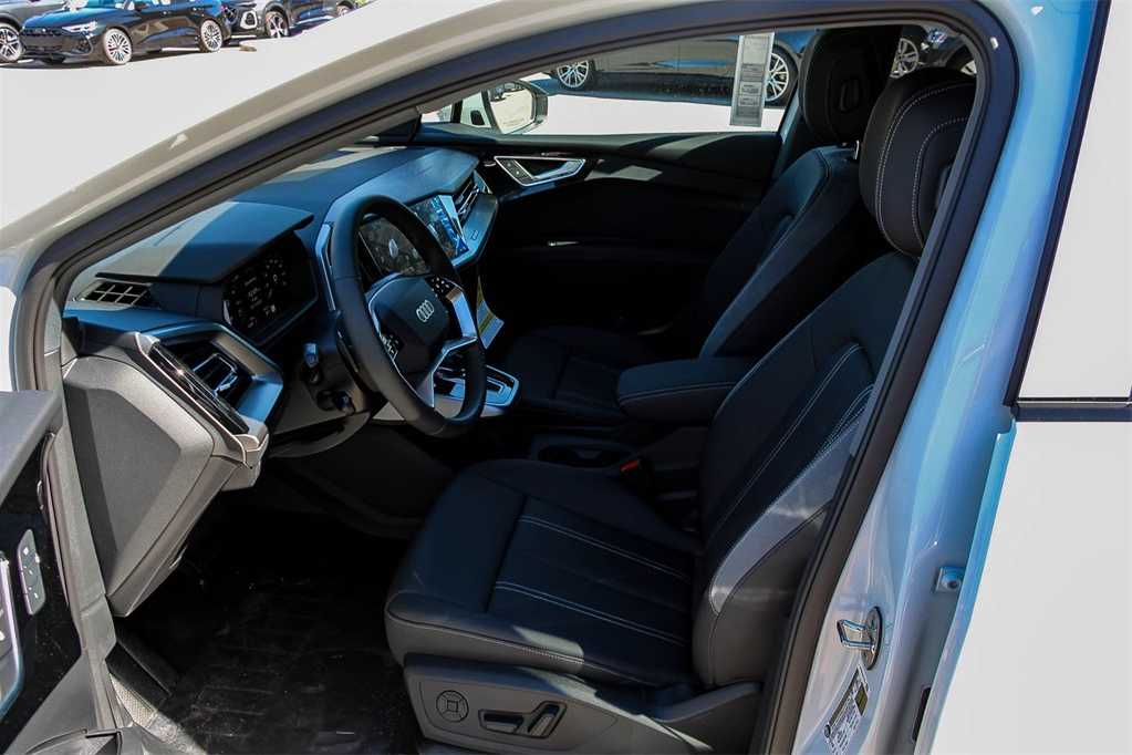 Thumbnail: 2026 Audi Q4 e-tron - 19