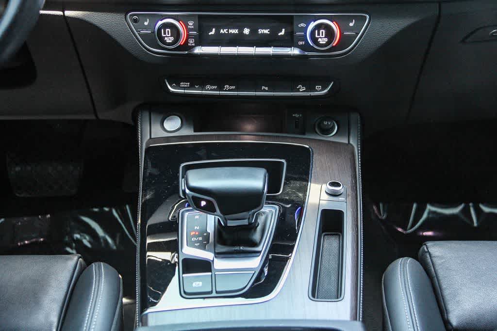 Thumbnail: 2022 Audi Q5 - 13