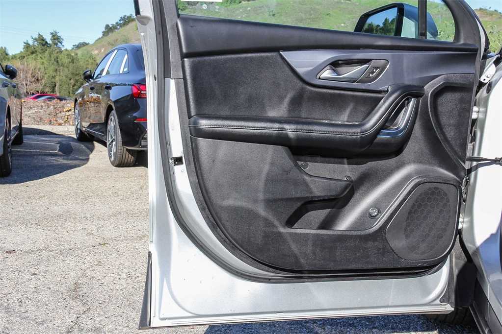 Thumbnail: 2022 Chevrolet Blazer - 21