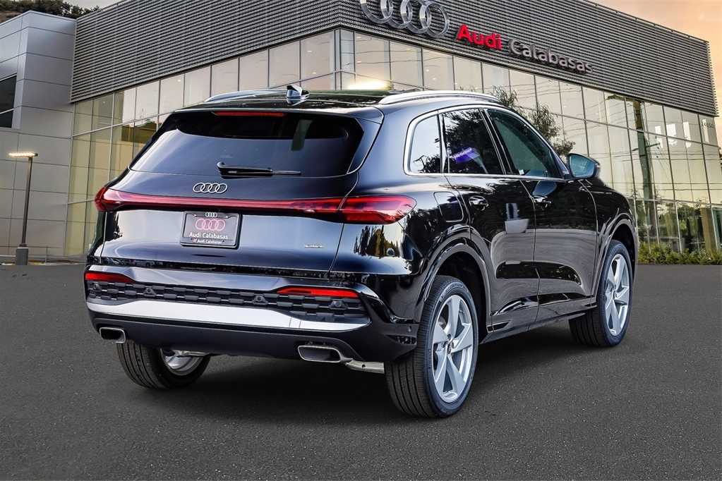 Thumbnail: 2025 Audi Q5 - 4