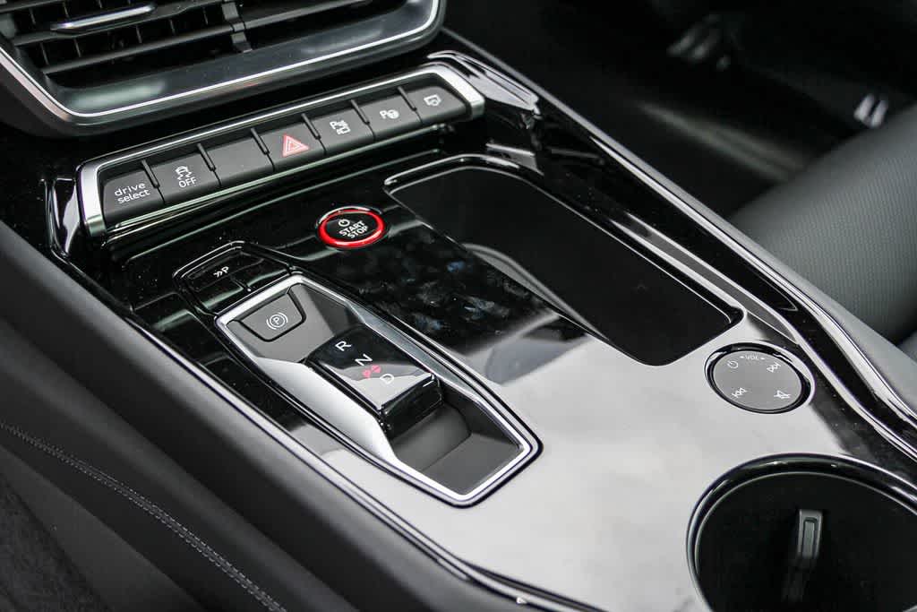 Thumbnail: 2026 Audi e-tron GT - 20