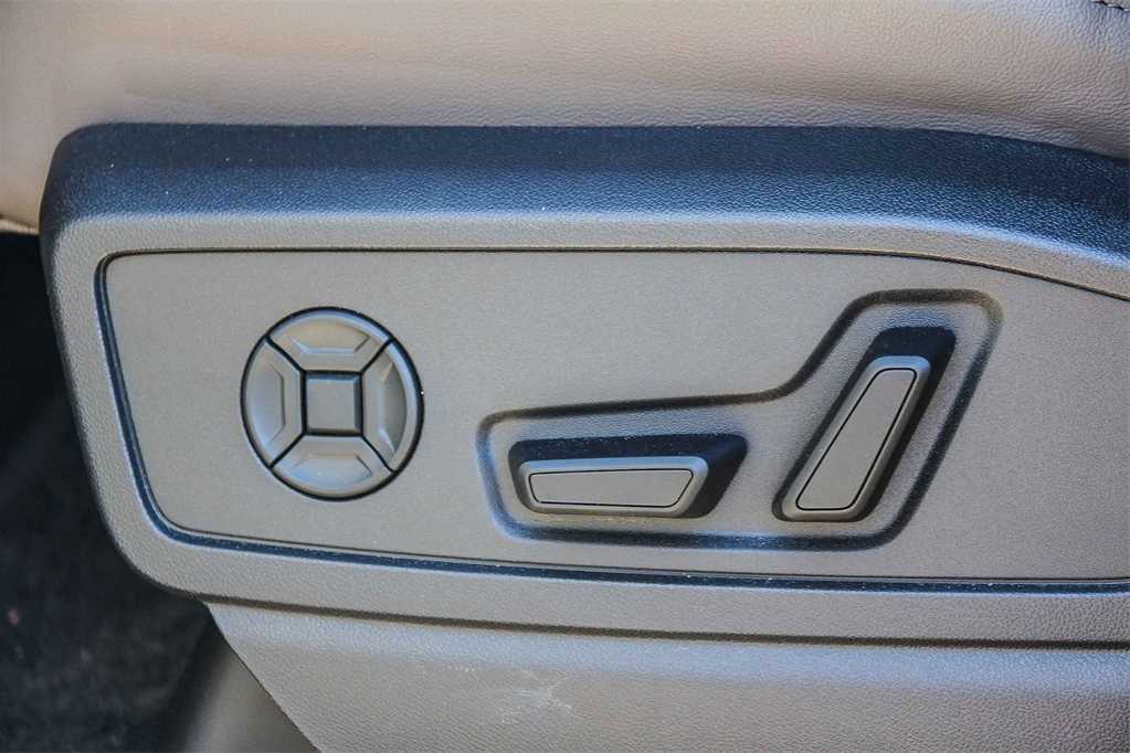 Thumbnail: 2025 Audi Q5 - 21