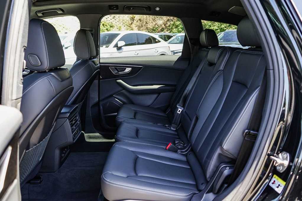 Thumbnail: 2026 Audi Q7 - 19