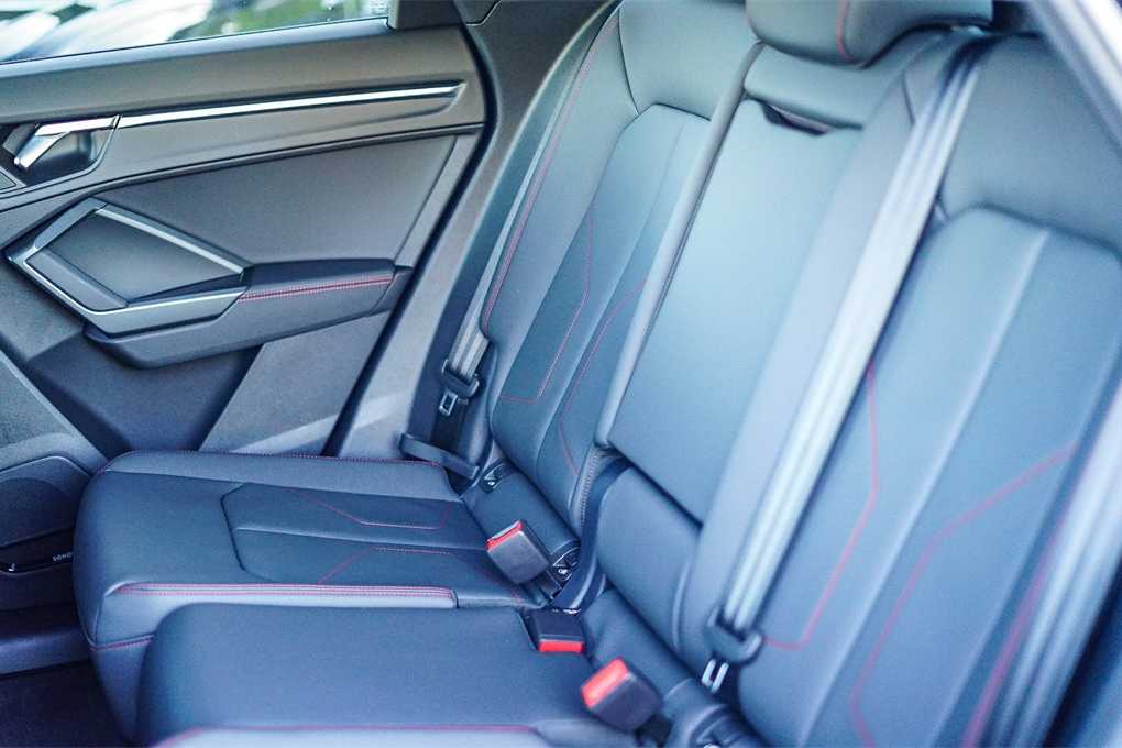 Thumbnail: 2025 Audi Q3 - 18