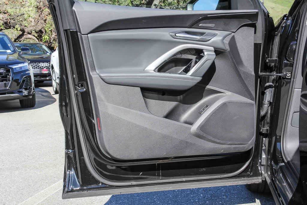 Thumbnail: 2025 Audi Q5 - 22