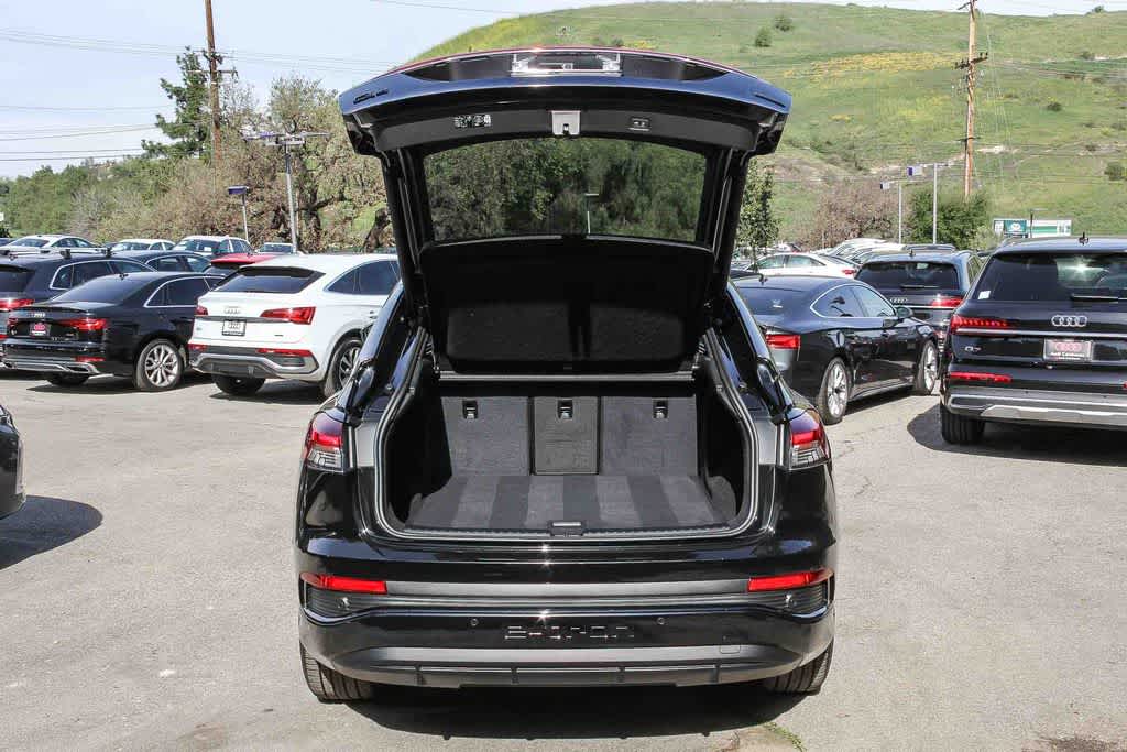 Thumbnail: 2025 Audi Q4 e-tron - 26