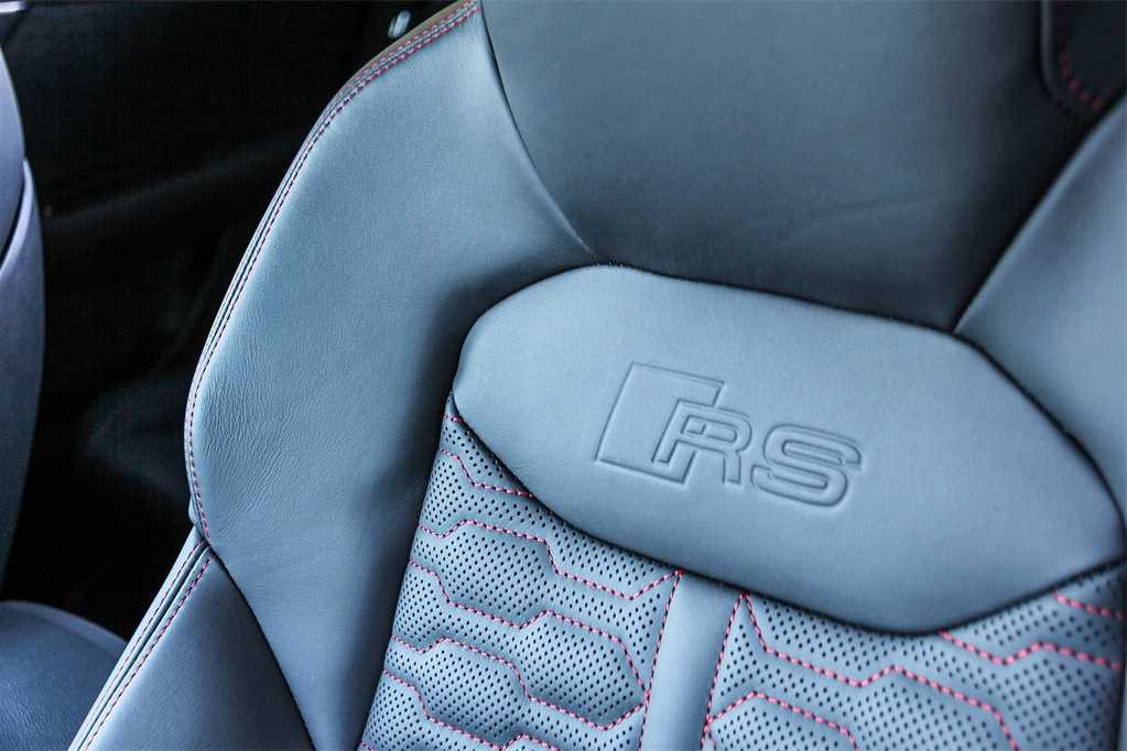 Thumbnail: 2026 Audi RS Q8 - 25