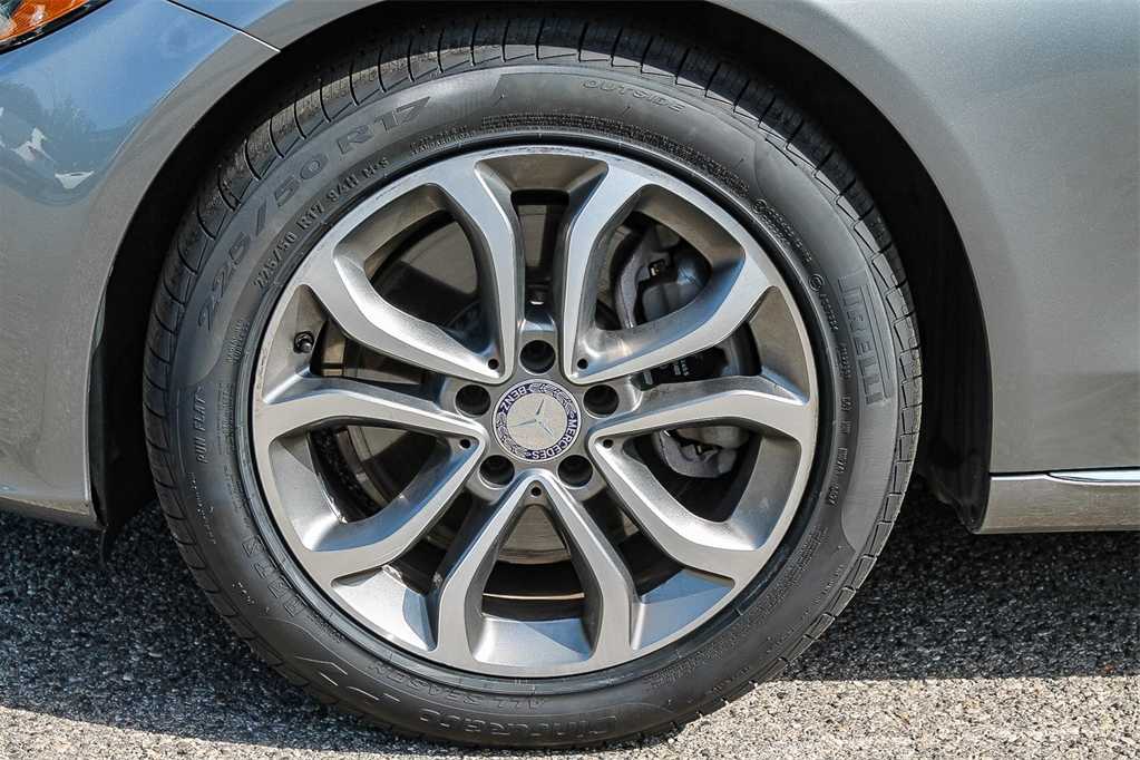 Thumbnail: 2016 Mercedes-Benz C-Class - 10