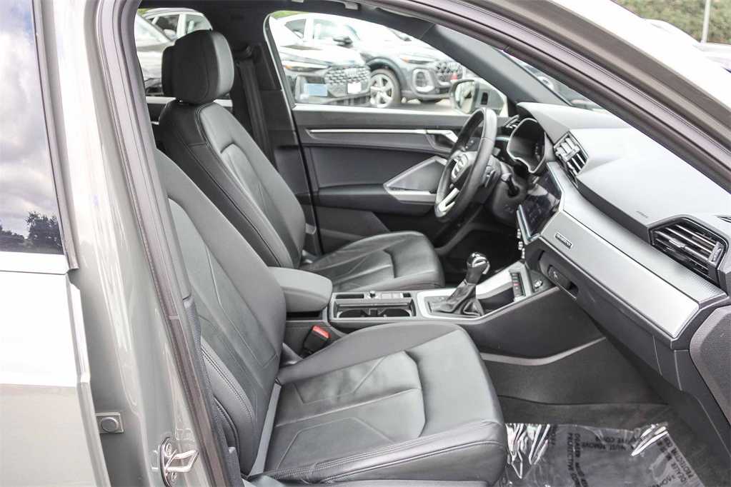 Thumbnail: 2021 Audi Q3 - 17