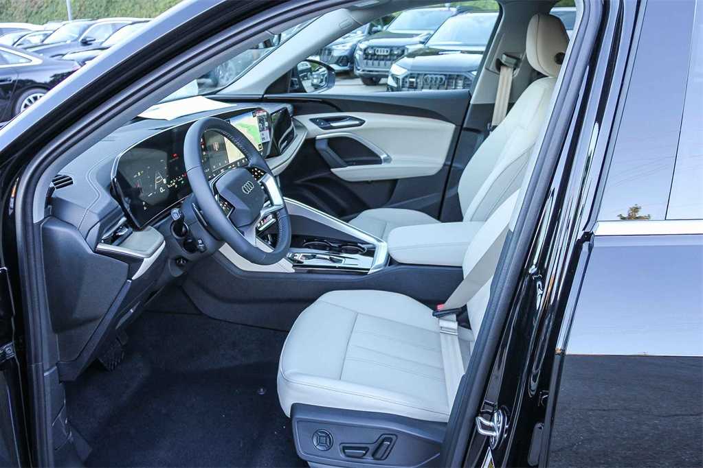 Thumbnail: 2025 Audi Q5 - 18