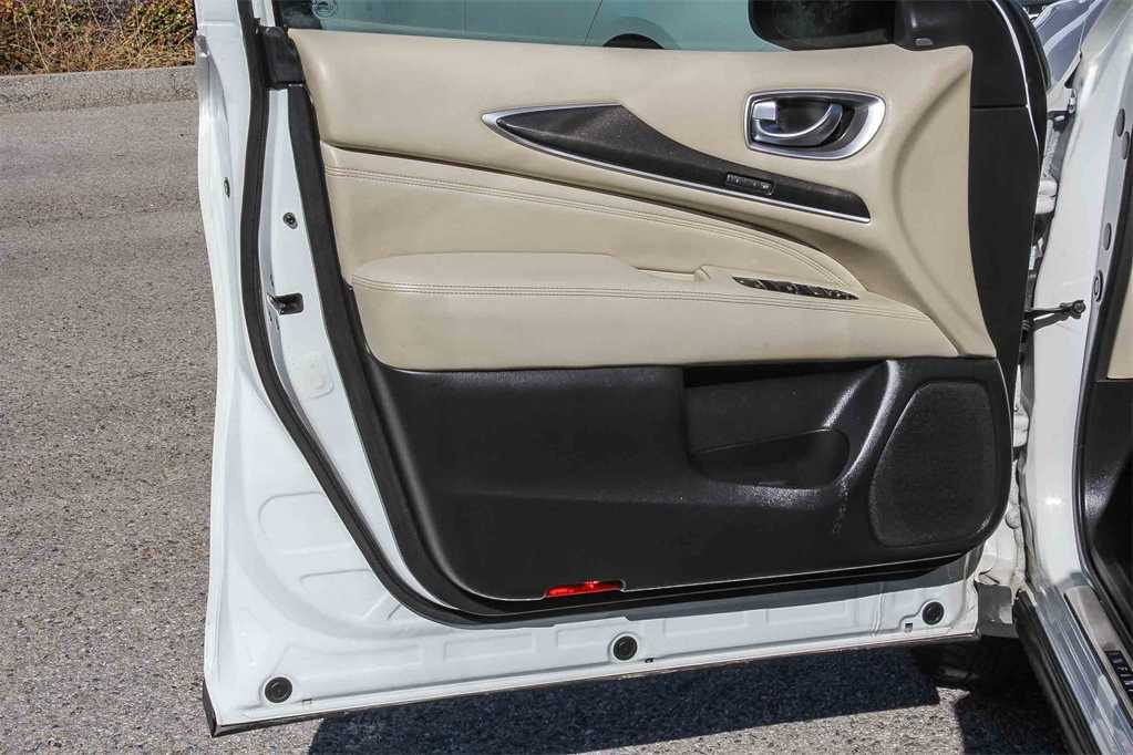 Thumbnail: 2017 INFINITI QX60 - 21