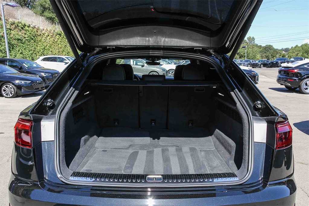 Thumbnail: 2025 Audi Q8 - 29