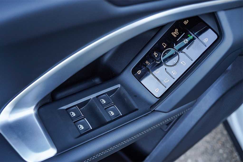 Thumbnail: 2025 Audi Q5 - 23