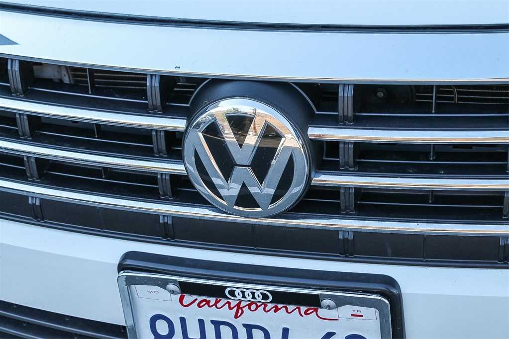 Thumbnail: 2019 Volkswagen Jetta - 9