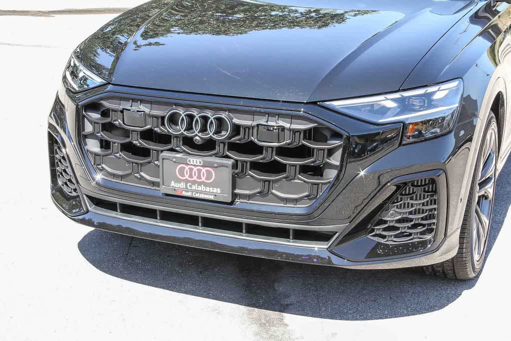 Thumbnail: 2026 Audi Q8 - 8