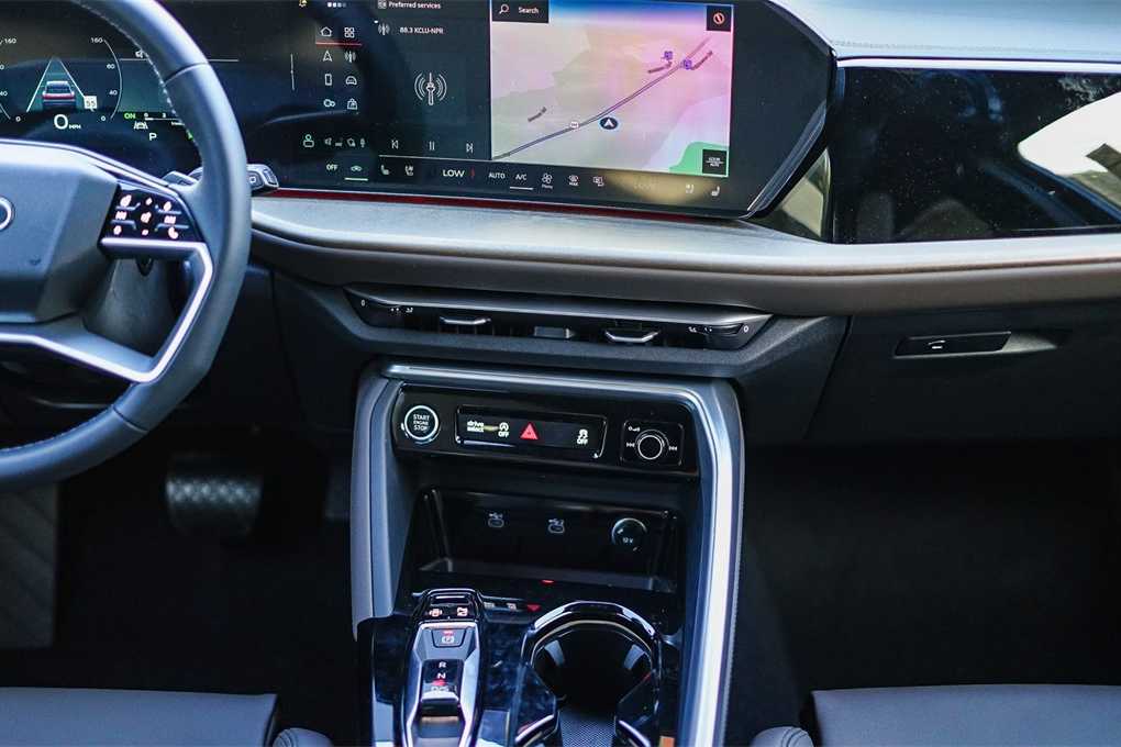 Thumbnail: 2025 Audi Q5 - 15