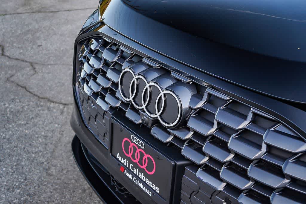 Thumbnail: 2025 Audi Q5 - 9