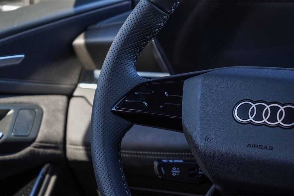 Thumbnail: 2025 Audi SQ6 e-tron - 16