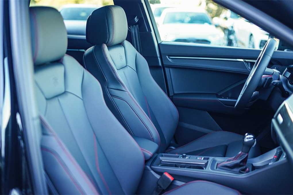 Thumbnail: 2025 Audi Q3 - 16