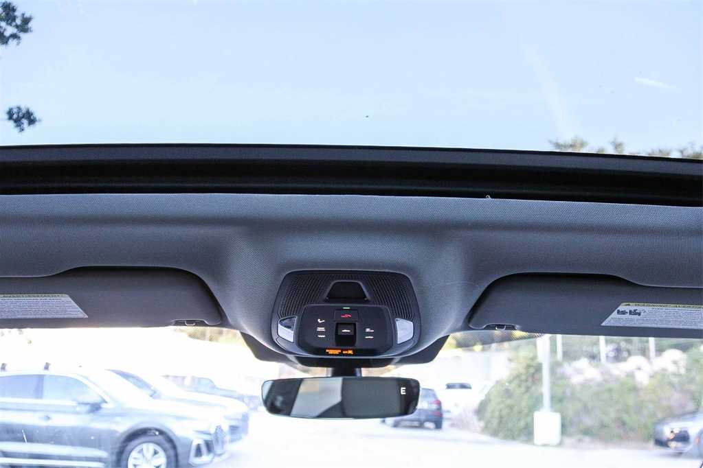 Thumbnail: 2025 Audi Q5 - 12