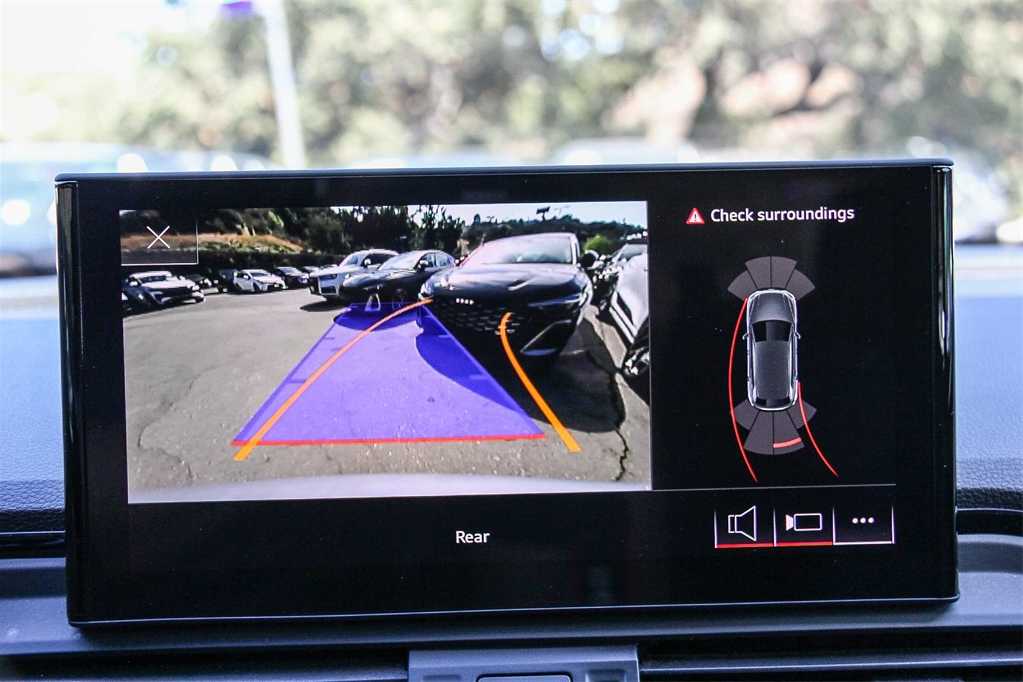 Thumbnail: 2023 Audi Q5 - 23