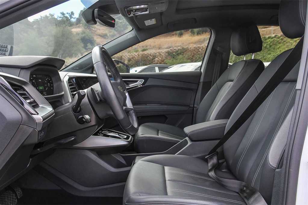 Thumbnail: 2023 Audi Q4 e-tron - 16