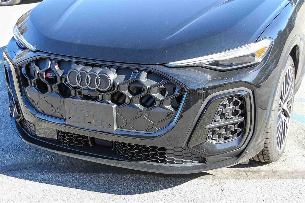 Thumbnail: 2025 Audi SQ5 - 8