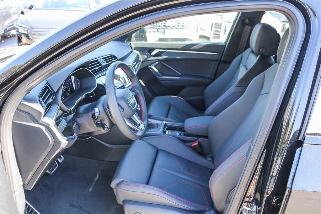 Thumbnail: 2025 Audi Q3 - 19