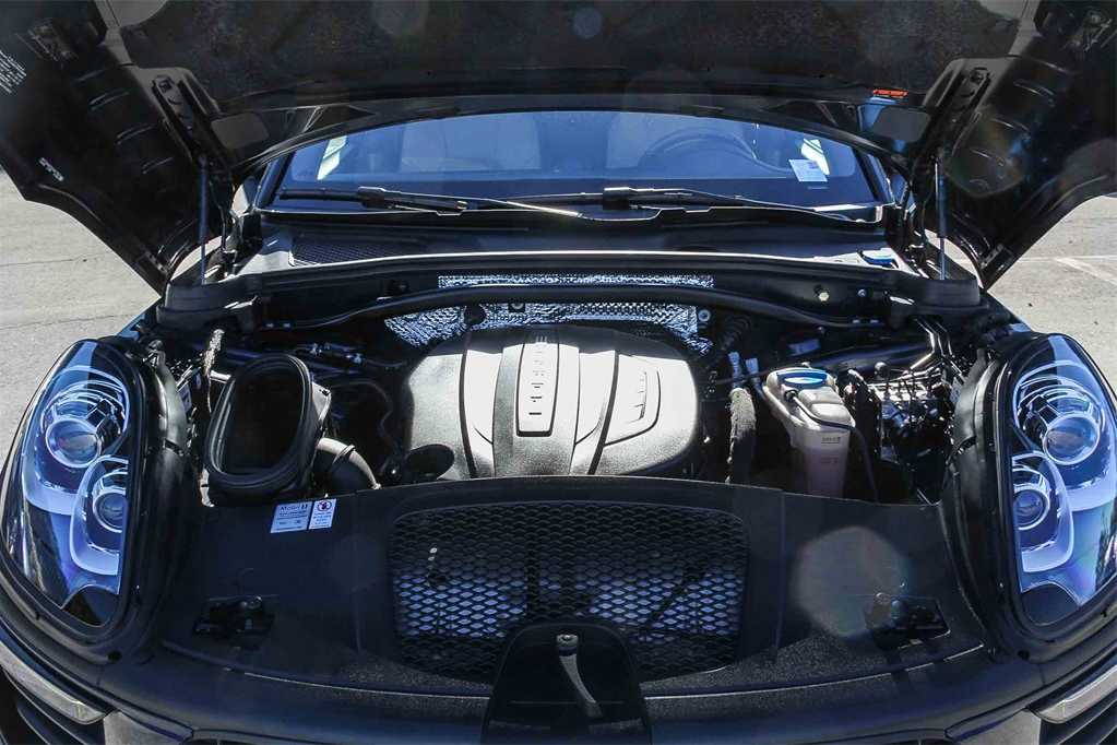 Thumbnail: 2018 Porsche Macan - 26