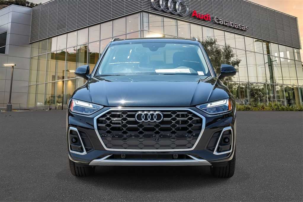 2025 Audi Q5 55 S line Premium Plus photo 2