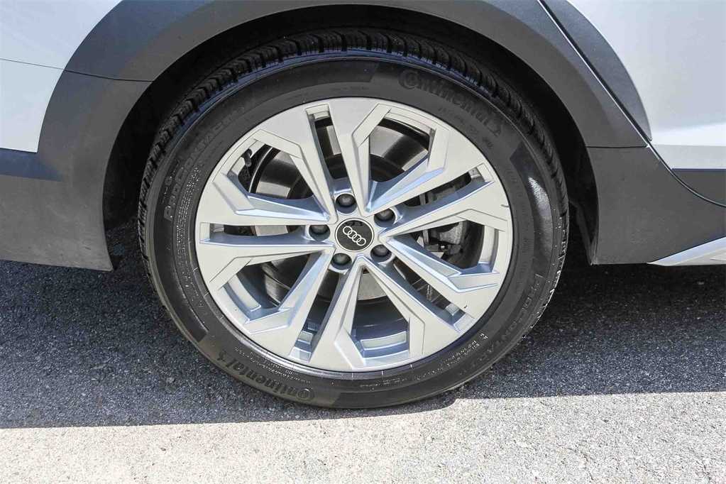 Thumbnail: 2023 Audi A4 - 10