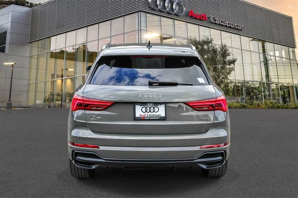 Thumbnail: 2021 Audi Q3 - 3