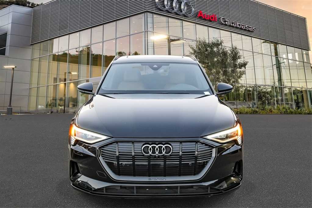 Thumbnail: 2022 Audi e-tron - 6