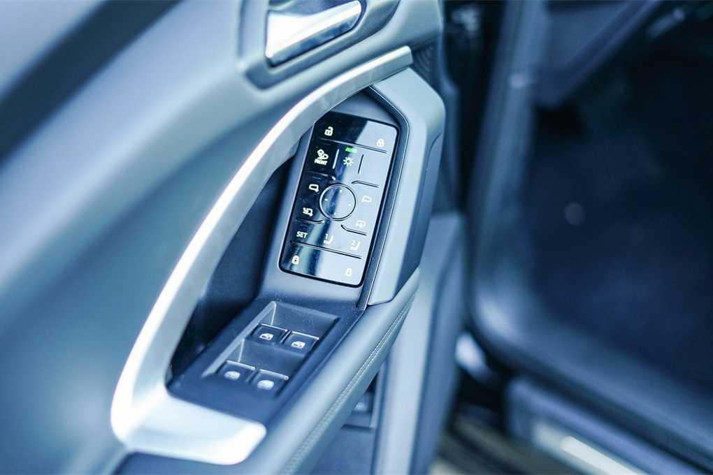 Thumbnail: 2025 Audi Q5 - 20